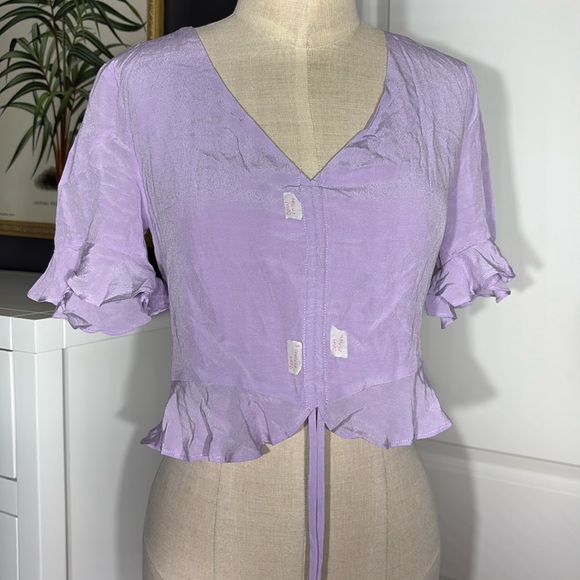 Cute cropped lavender blouse - Picture 3 of 7